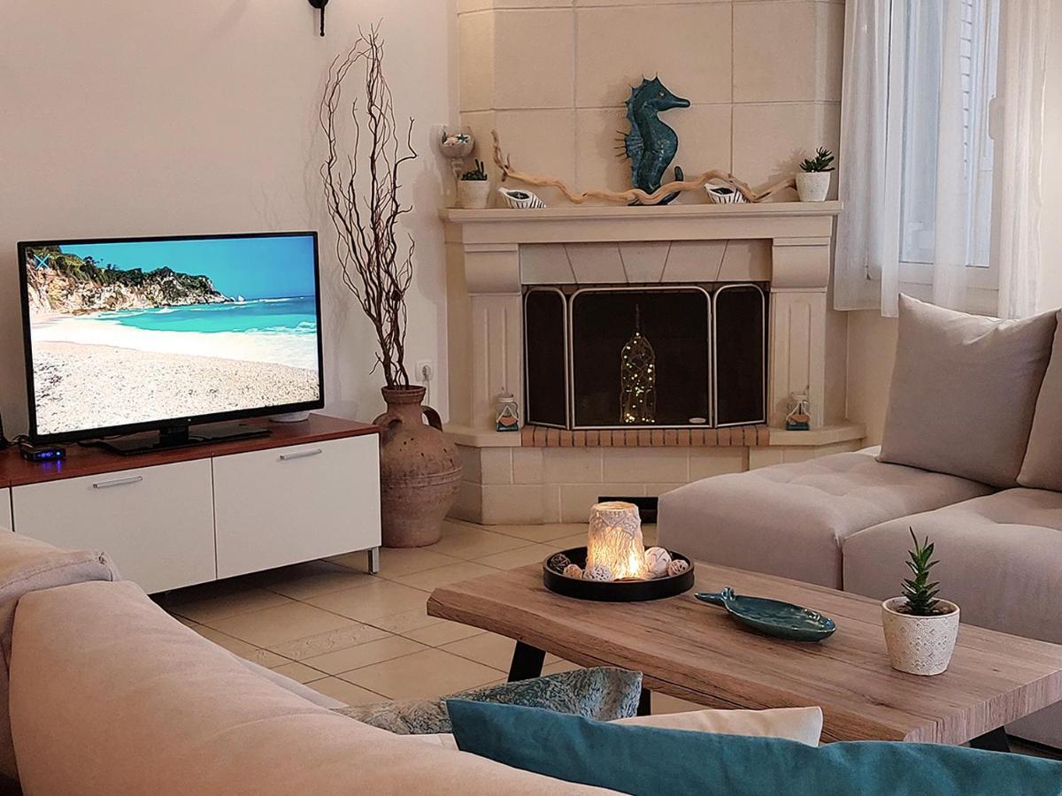 Amazing Beachfront Apartment In Hersonissos Exteriör bild