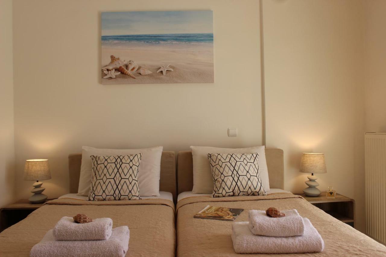 Amazing Beachfront Apartment In Hersonissos Exteriör bild