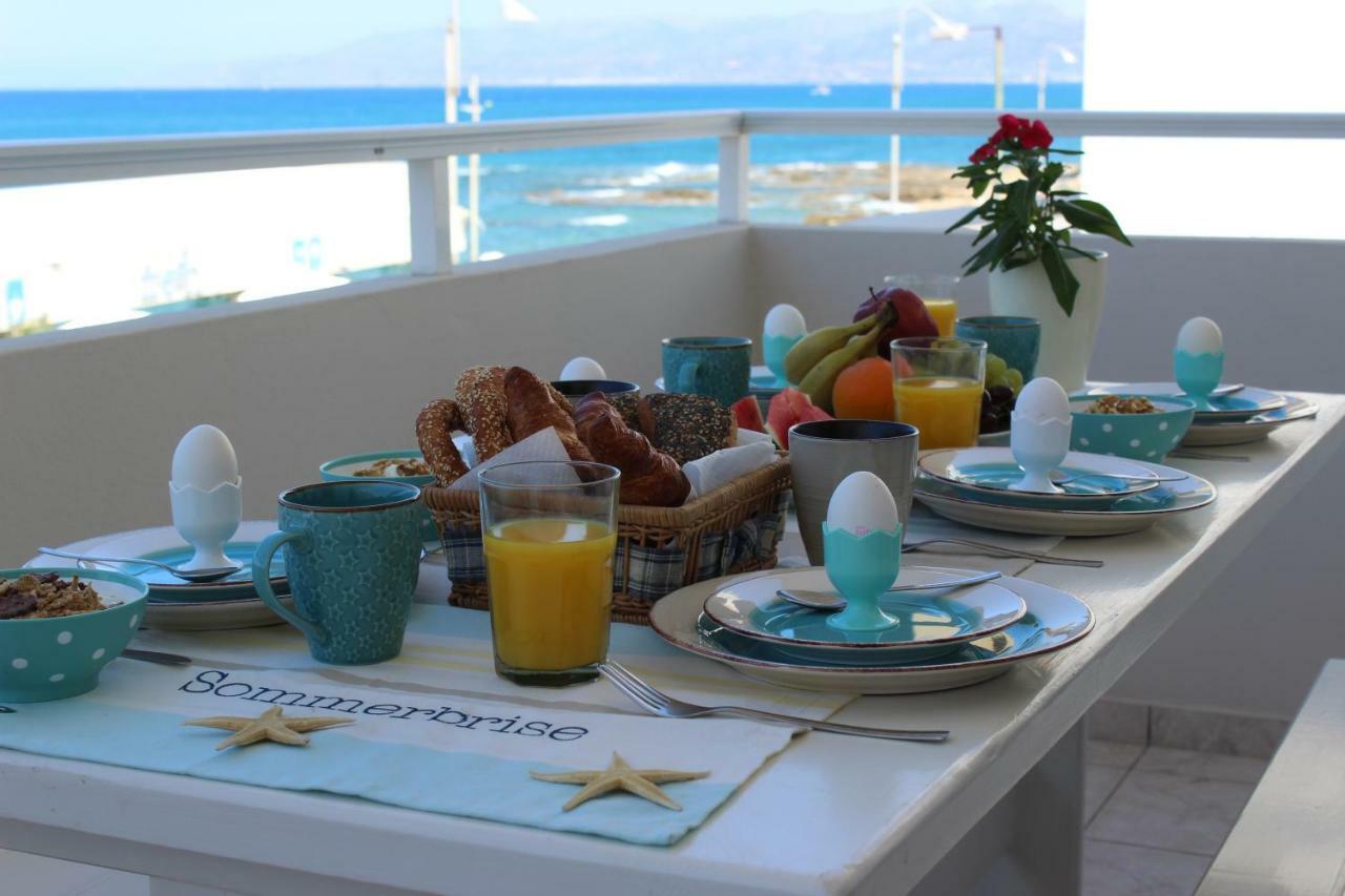 Amazing Beachfront Apartment In Hersonissos Exteriör bild